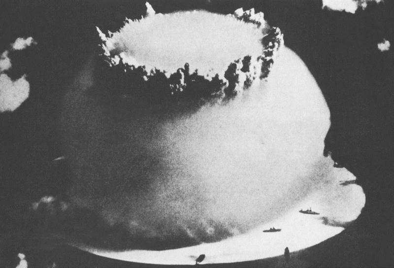 File:2_240_Tuumapommiplahvatus Bikini atoll Marshalli saarestik.jpg
